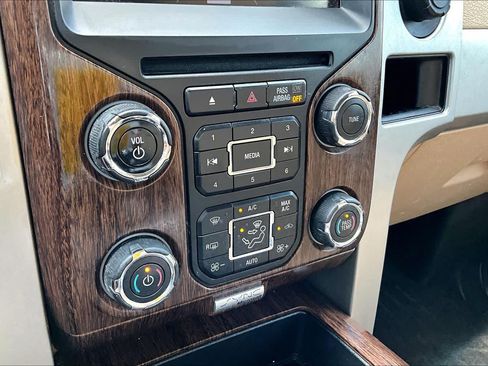 Used 2014 Ford F150 Lariat w/ Equipment Group 502A Luxury RWD image 29