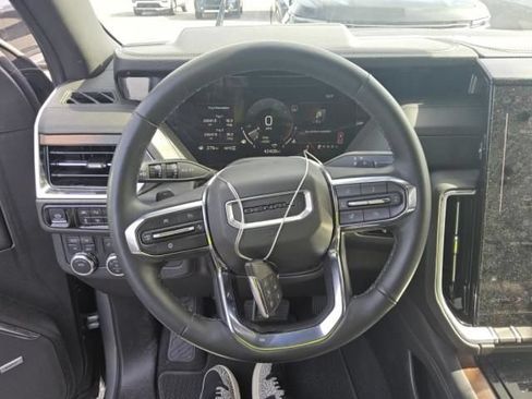 Used 2025 GMC Yukon Denali AWD/4WD image 3
