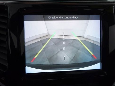 Used 2022 Jeep Cherokee Limited image 19