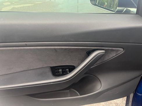 Used 2018 Tesla Model 3 Long Range RWD image 9