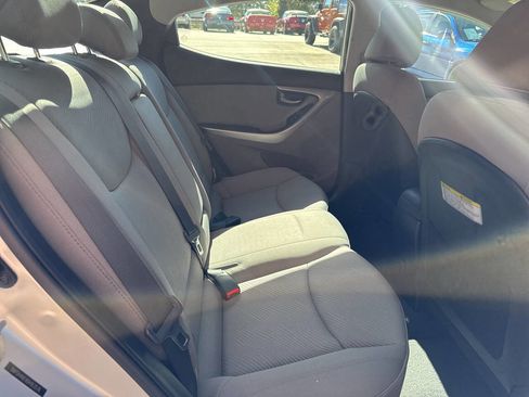 Used 2013 Hyundai Elantra GLS image 12