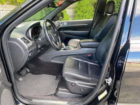 Used 2018 Jeep Grand Cherokee Limited AWD/4WD image 10