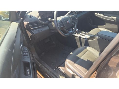 Used 2025 Buick Envista Sport Touring w/ Convenience II Package FWD image 18