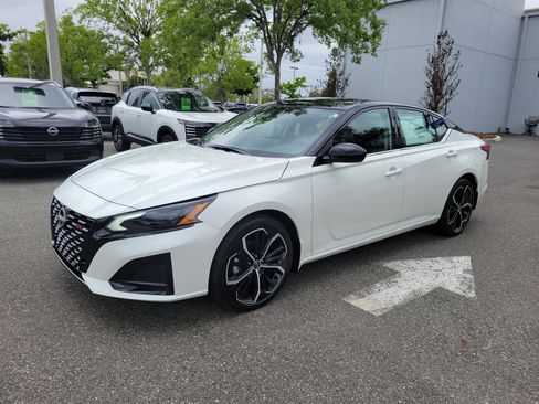 New 2026 Nissan Altima 2.5 SR image 2