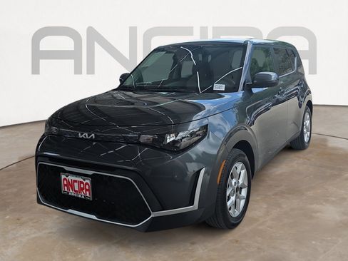 Certified 2025 Kia Soul LX w/ LX Technology Package FWD image 4