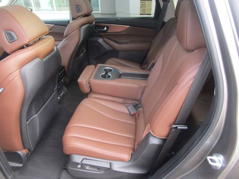 Certified 2023 Acura MDX SH-AWD w/ Technology Package image 9