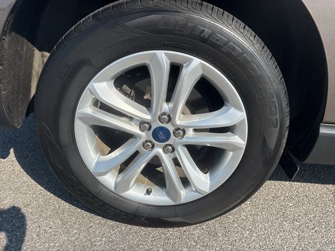 Certified 2019 Ford Edge SEL w/ Equipment Group 201A FWD image 36