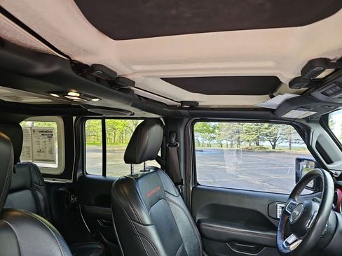 Used 2019 Jeep Wrangler Unlimited Rubicon AWD/4WD image 13