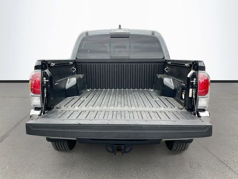 Used 2022 Toyota Tacoma TRD Off-Road image 22