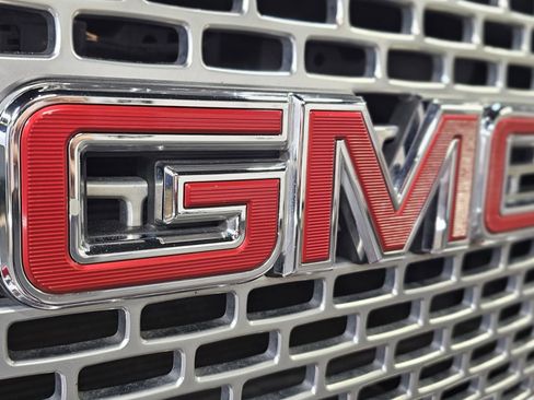 Used 2016 GMC Yukon XL Denali w/ Open Road Package RWD image 6
