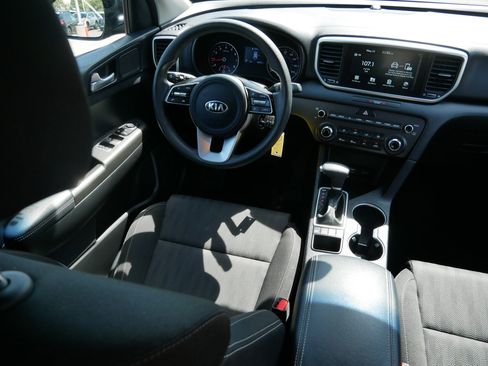 Used 2020 Kia Sportage LX AWD/4WD image 9