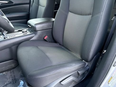 Used 2020 Nissan Pathfinder S image 17