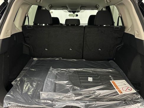 Used 2024 Nissan Rogue S AWD/4WD image 13