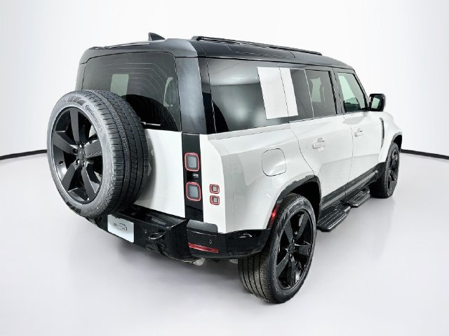 New 2026 Land Rover Defender 110 X-Dynamic SE AWD/4WD image 5