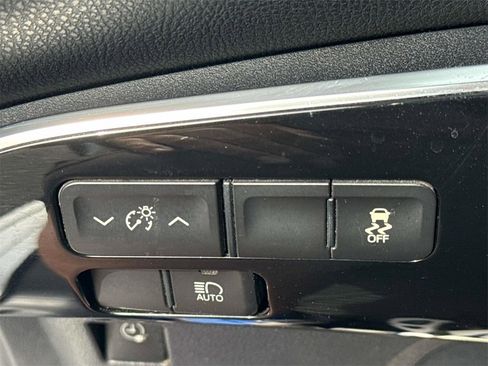 Used 2017 Toyota Prius Prime Premium image 22