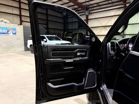 Used 2019 RAM 2500 Laramie AWD/4WD image 11