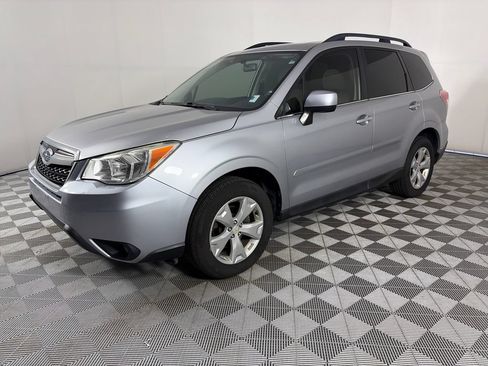 Used 2016 Subaru Forester 2.5i Limited AWD/4WD image 3