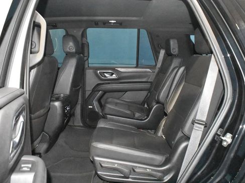Used 2021 Chevrolet Tahoe Z71 w/ Luxury Package AWD/4WD image 21