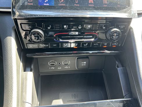 New 2025 Jeep Grand Cherokee Limited image 24