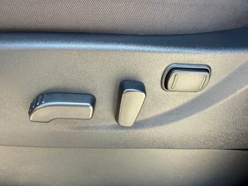 Used 2025 Nissan Frontier SV RWD image 28