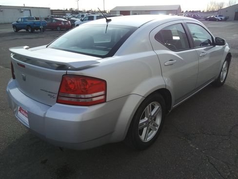 Used 2010 Dodge Avenger R/T image 5