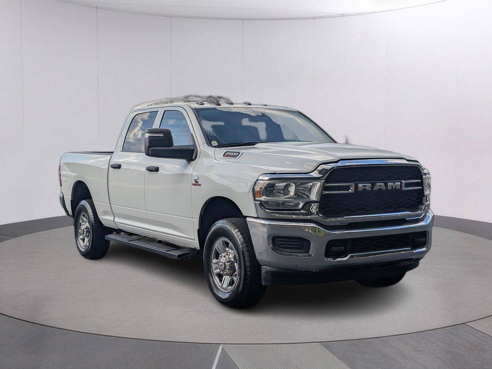 Used 2024 RAM 2500 Tradesman w/ Chrome Appearance Group AWD/4WD image 9