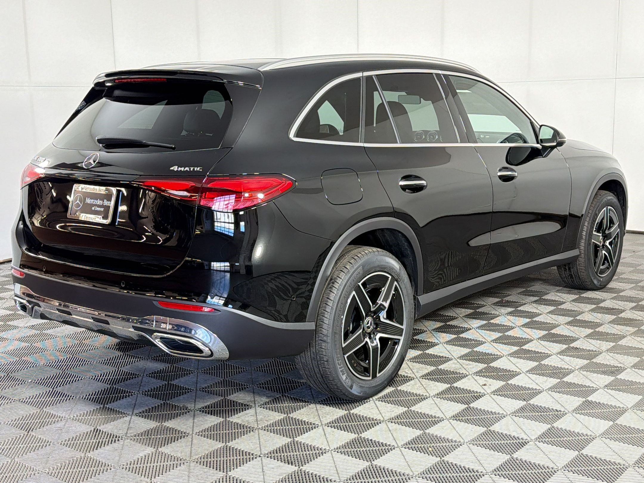 Used 2026 Mercedes-Benz GLC 300 4MATIC image 9