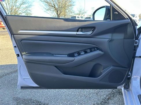 New 2025 Nissan Altima 2.5 SR w/ SR Premium Package image 14