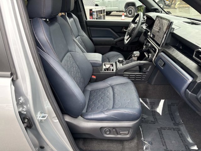 Used 2026 Toyota 4Runner Platinum AWD/4WD image 9