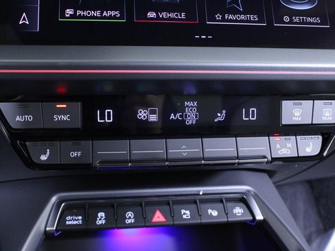 Used 2025 Audi A3 2.0T Premium image 27