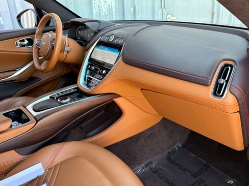 Used 2021 Aston Martin DBX AWD/4WD image 43