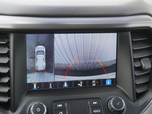 Used 2023 GMC Acadia AT4 w/ Technology Package image 36