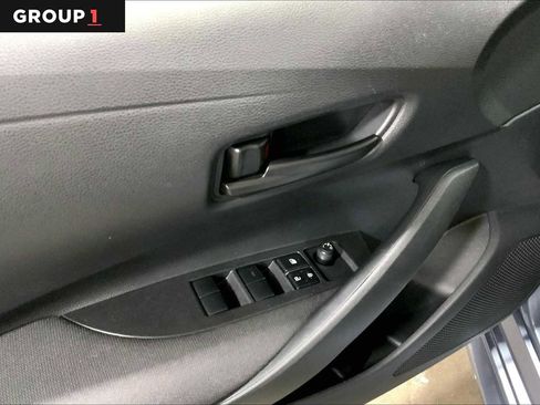 Used 2025 Toyota Corolla LE w/ LE Premium Package FWD image 36
