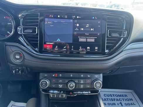Used 2024 Dodge Durango GT image 16