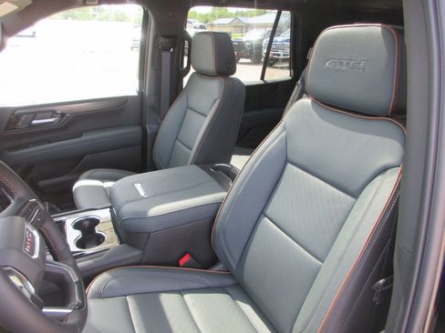 New 2026 GMC Yukon AT4 AWD/4WD image 11
