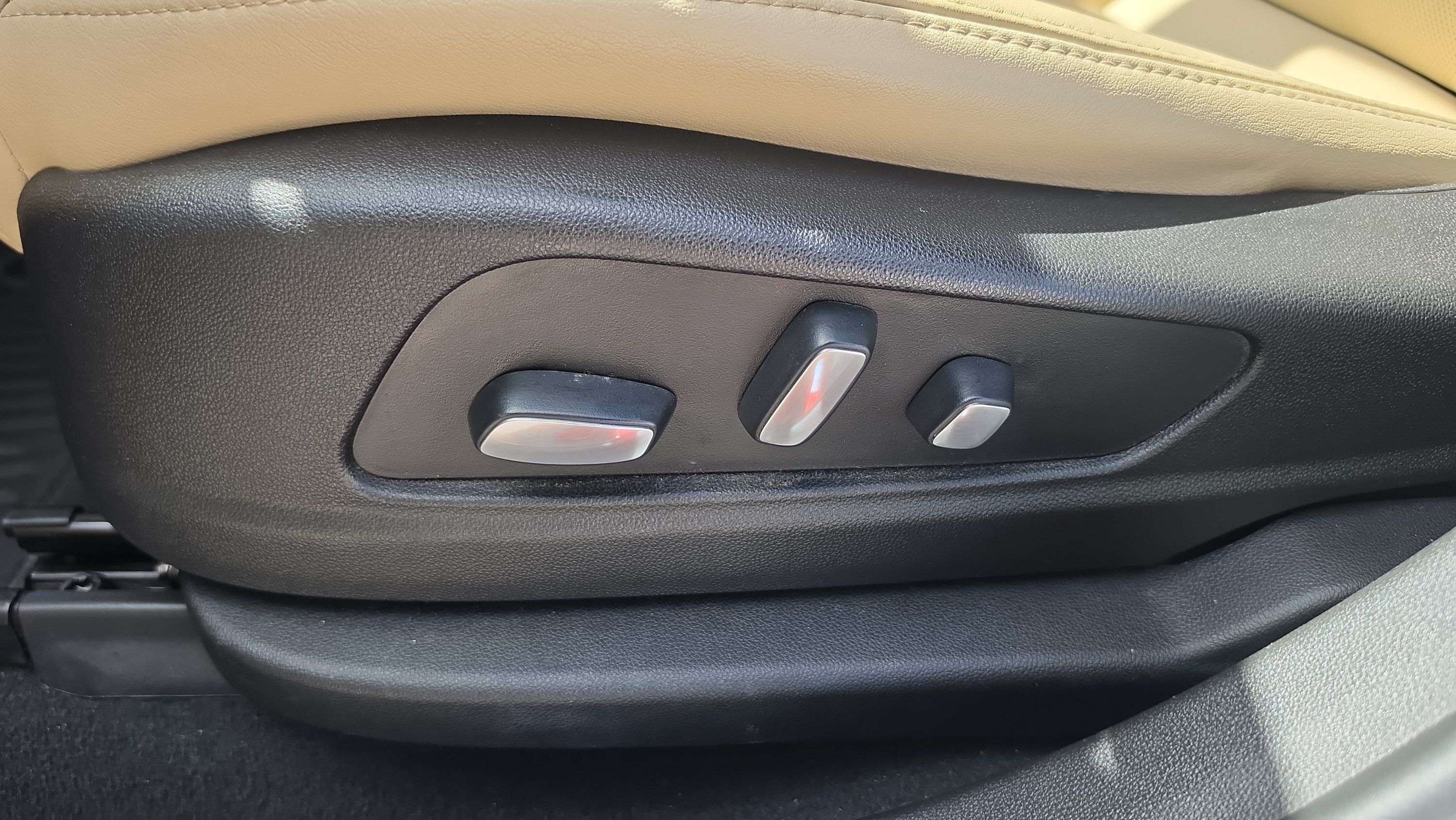 Used 2019 Cadillac XT5 Premium Luxury FWD image 10