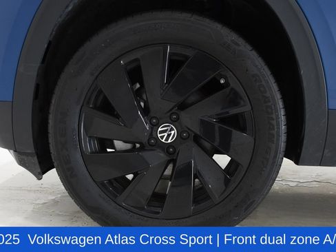 Used 2025 Volkswagen Atlas Cross Sport SE FWD image 6