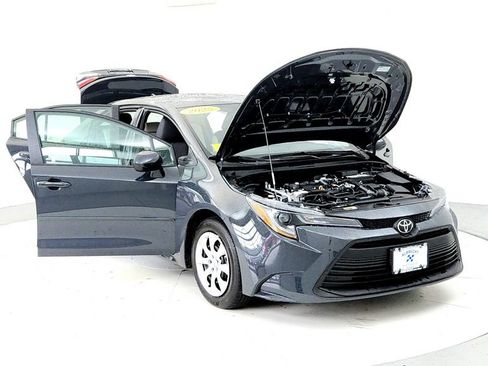 Certified 2025 Toyota Corolla LE w/ Convenience Package FWD image 9