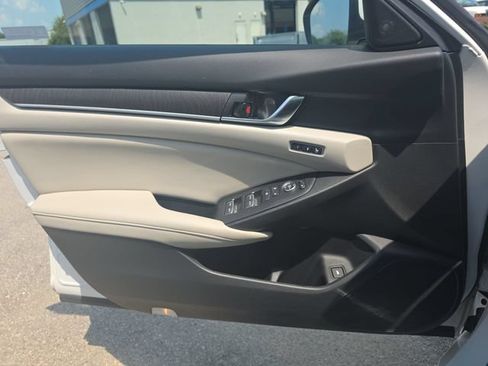Used 2021 Honda Accord Touring image 27