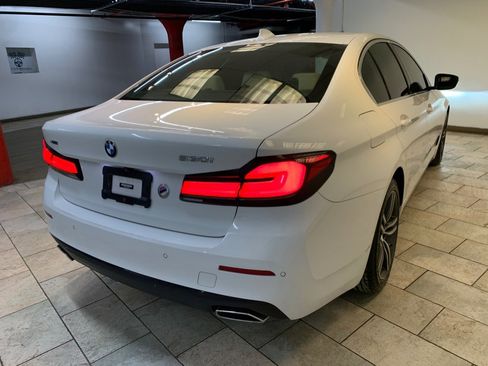 Used 2022 BMW 530i xDrive w/ Premium Package image 7