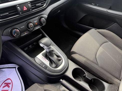 Certified 2022 Kia Forte LXS w/ LXS Technology Package FWD image 24
