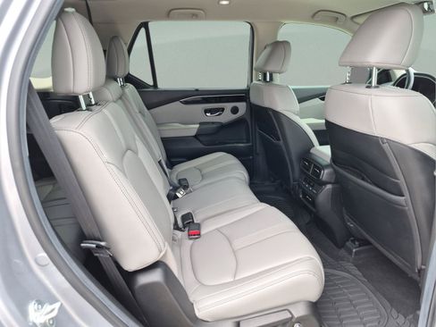 Used 2025 Honda Pilot EX-L image 18
