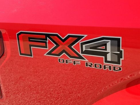 Used 2019 Ford F150 XLT w/ Equipment Group 302A Luxury AWD/4WD image 9