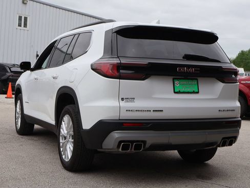 Used 2026 GMC Acadia Elevation w/ Elevation Premium Package AWD/4WD image 3