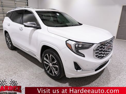 Used 2020 GMC Terrain Denali w/ Denali Premium Package AWD/4WD image 6