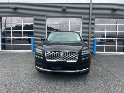 Used 2022 Lincoln Nautilus FWD w/ Premium Package image 5