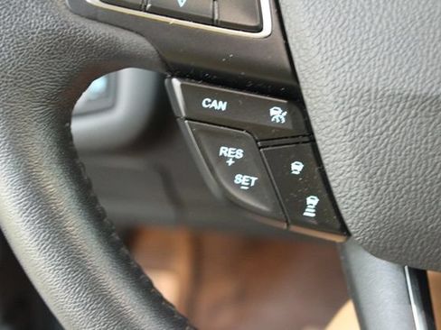 Used 2018 Ford Escape SEL w/ Ford Safe & Smart Package FWD image 11