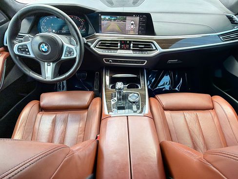 Used 2021 BMW X7 M50i w/ Dynamic Handling Package AWD/4WD image 16