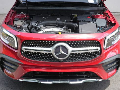 Used 2022 Mercedes-Benz GLB 250 w/ AMG Line image 7
