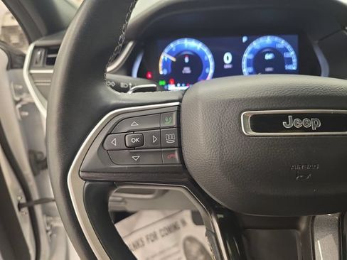 Used 2022 Jeep Grand Cherokee L Laredo AWD/4WD image 33